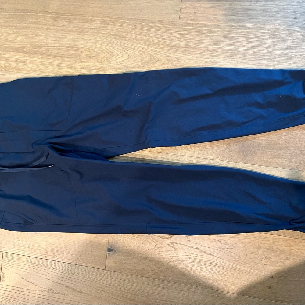Men's Navy Blue Pants / joggers identical to Lululemon - measures as a medium